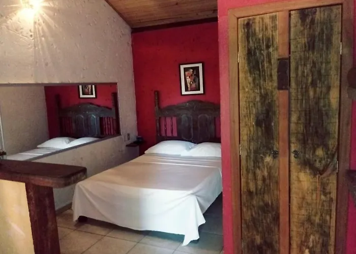 Pousada Entre Folhas